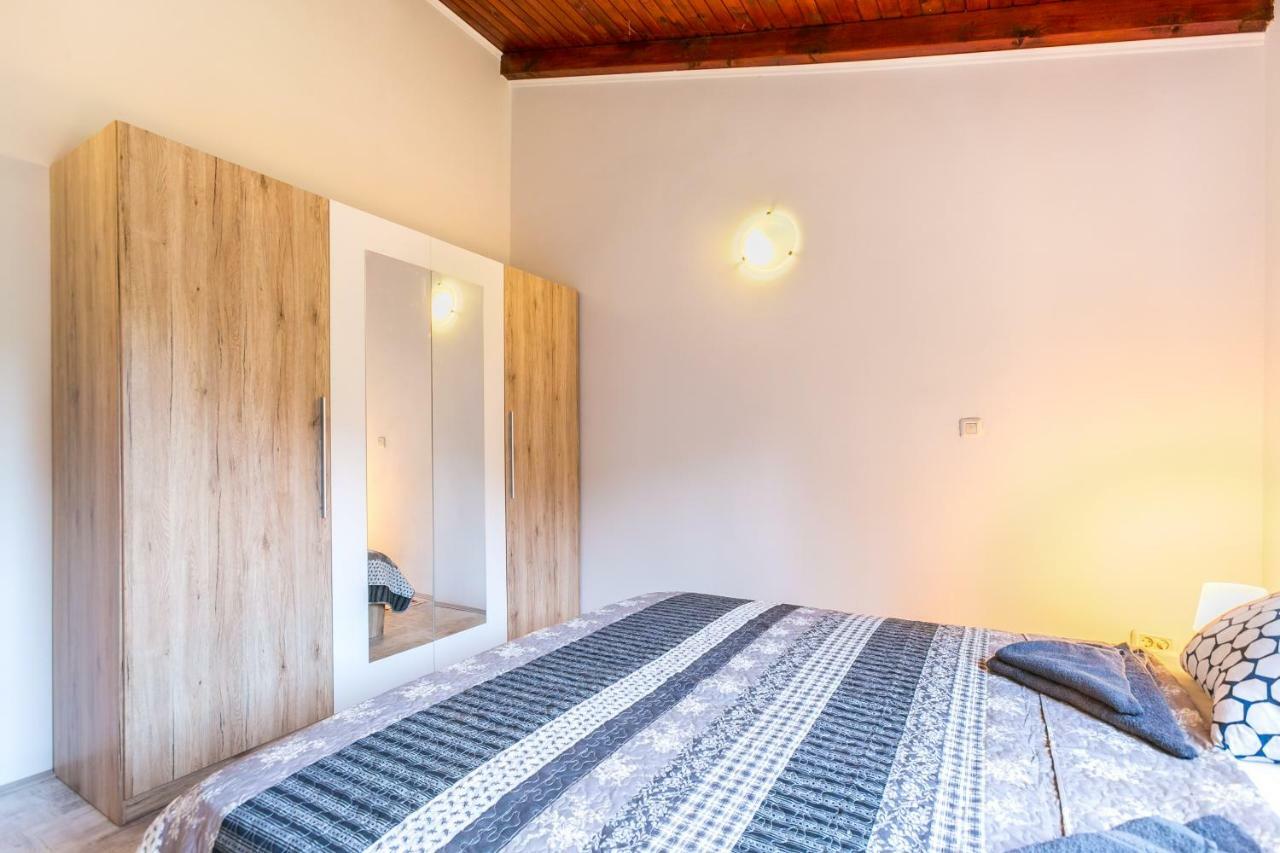 Villa Zara Лижнян Экстерьер фото