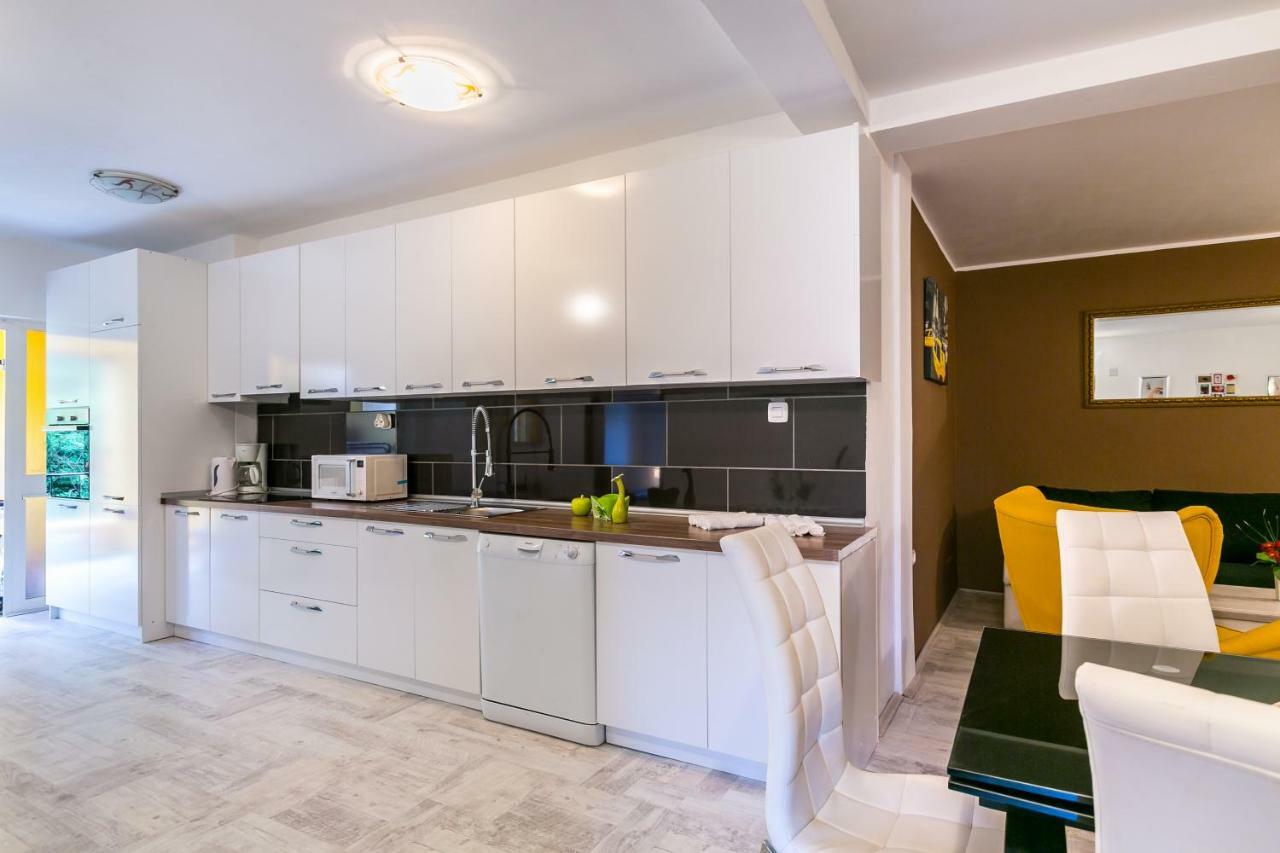 Villa Zara Лижнян Экстерьер фото