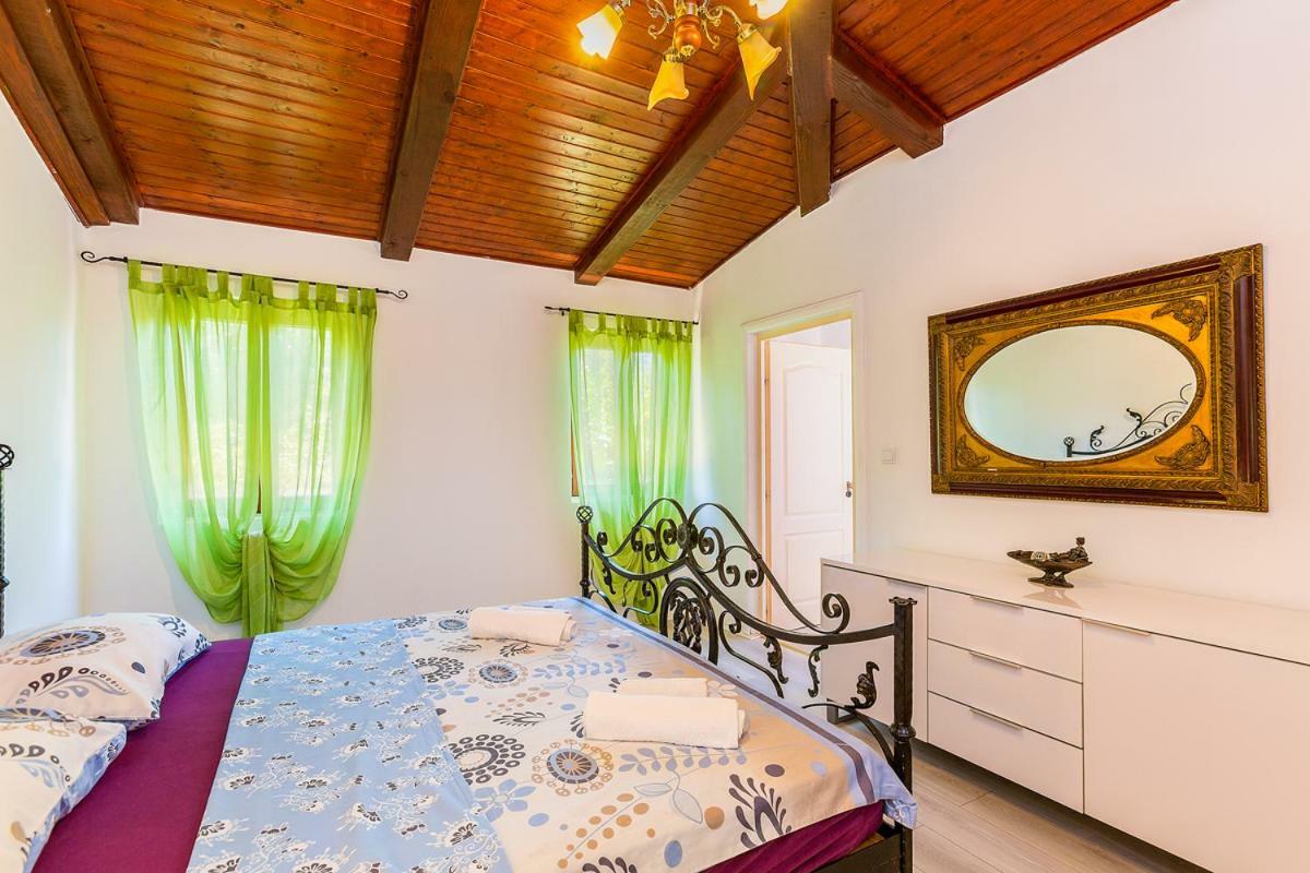 Villa Zara Лижнян Экстерьер фото